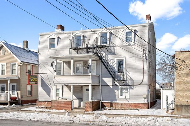 Exterior, Facade, Cape Cod