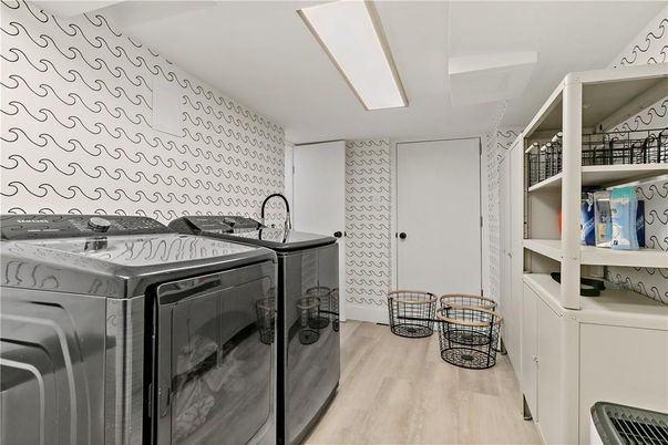 Interior, Washer, Wood Texture Flooring