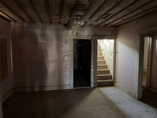 Empty room, Interior, Wooden Ceilings, Wooden Walls