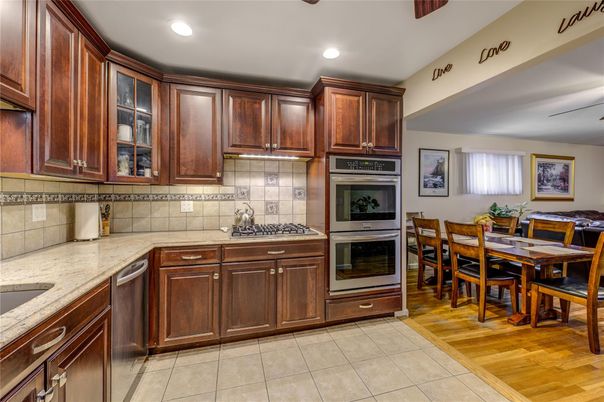 Dining room, Interior, Kitchen, Recessed Lighting, Wood Texture Flooring