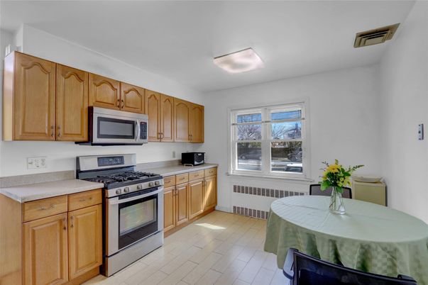 Dining room, Interior, Kitchen, Stainless Steel Appliances, Wood Texture Flooring