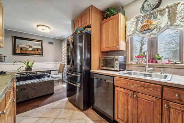 Dining room, Interior, Kitchen, Stainless Steel Appliances, Wood Texture Flooring