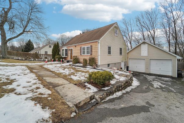 Detached Garage, Exterior