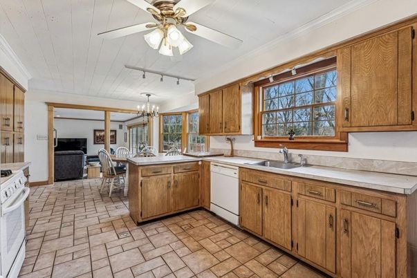 Chandelier, Dining room, Interior, Kitchen