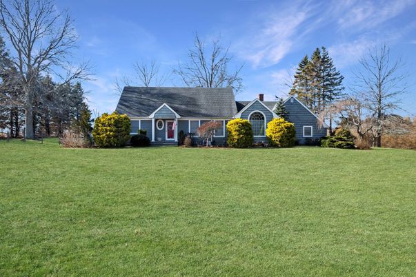 Backyard, Exterior, Facade, Cape Cod