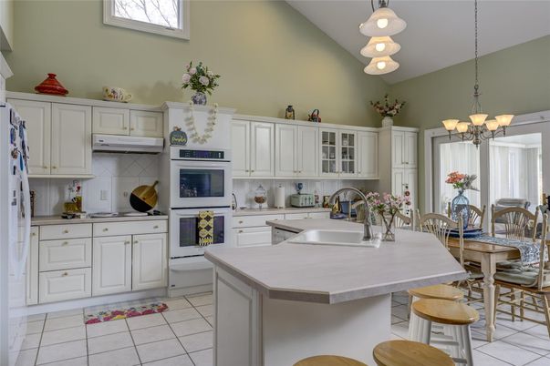 Chandelier, Dining room, Interior, Kitchen, Pendant Lights