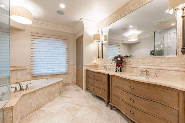 Bathroom, Dual Sink Vanities, Interior, Recessed Lighting