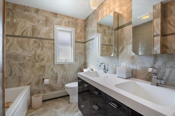 Bathroom, Dual Sink Vanities, Interior