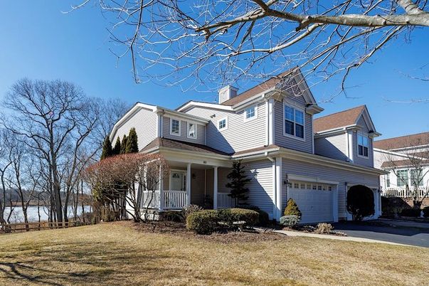 Attached, Exterior, Facade, Cape Cod
