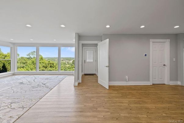 Empty room, Interior, Recessed Lighting, Wood Texture Flooring