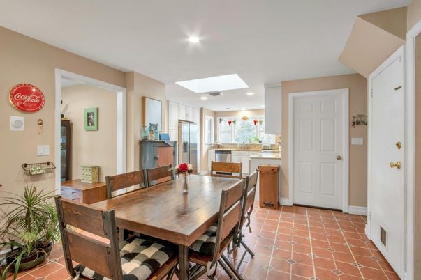 Dining room, Interior, Kitchen, Recessed Lighting