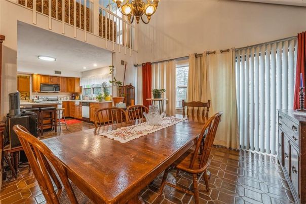 Chandelier, Dining room, Interior, Kitchen, Recessed Lighting, Stainless Steel Appliances
