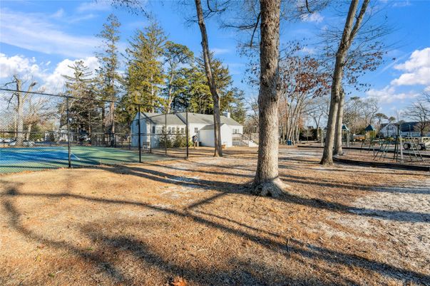 Exterior, Tennis Courts