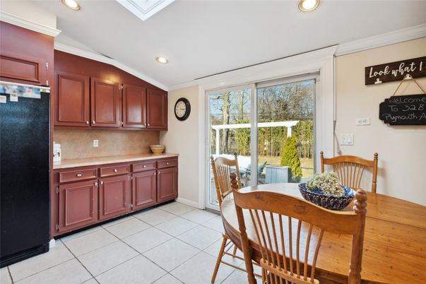 Dining room, Interior, Kitchen, Recessed Lighting