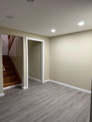 Empty room, Interior, Recessed Lighting, Wood Texture Flooring