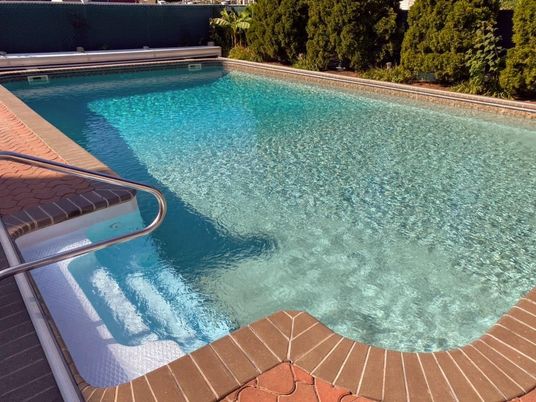 Exterior, Pool