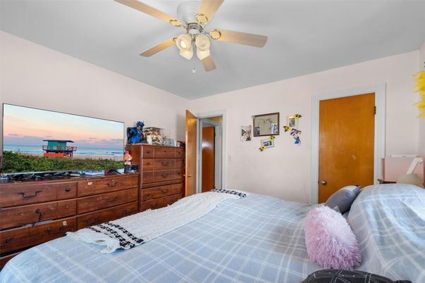 Bedroom, Interior, Water