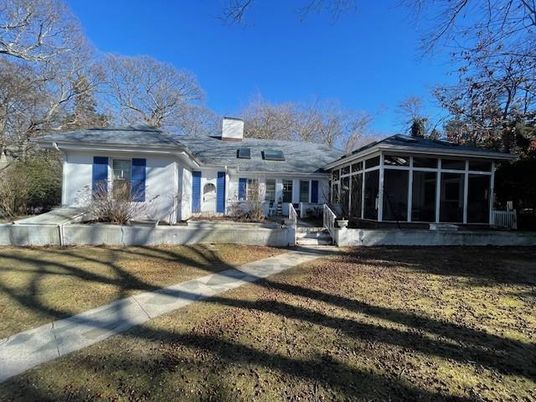 Backyard, Exterior, Facade, Ranch