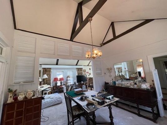 Chandelier, Interior, Living room