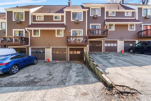 Attached, Exterior, Facade, Rowhouse