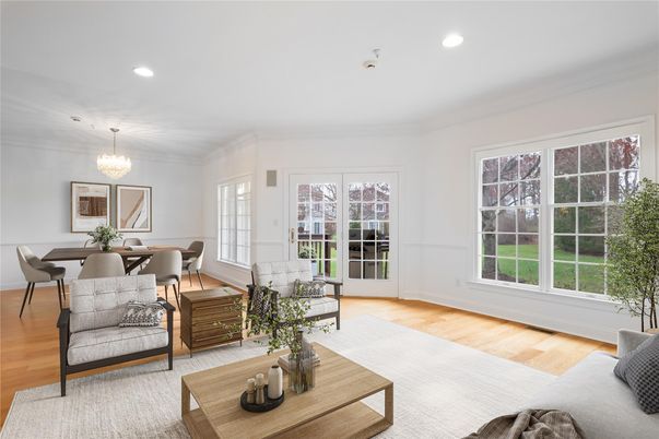 Chandelier, Dining room, Interior, Recessed Lighting, Wood Texture Flooring