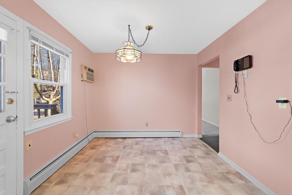 Empty room, Interior, Pendant Lights