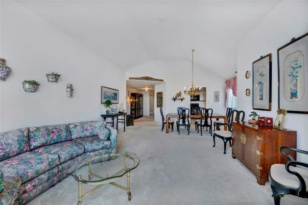 Chandelier, Dining room, Interior, Living room