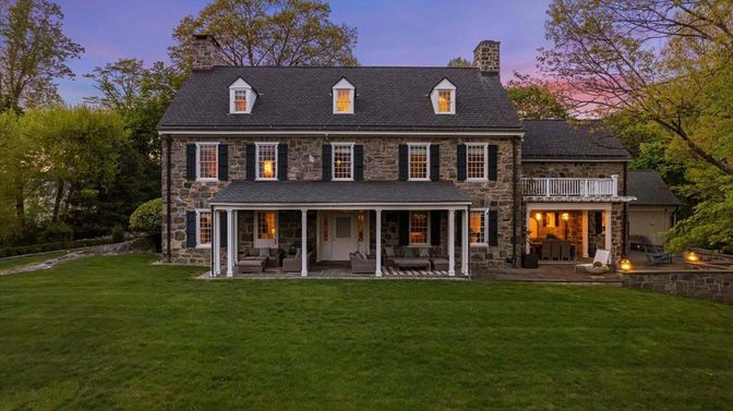 Backyard, Exterior, Facade, Georgian
