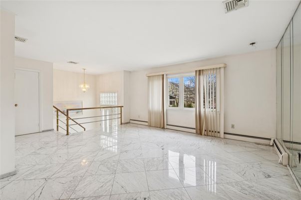 Chandelier, Empty room, Interior, Marble, Pendant Lights