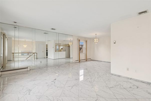 Chandelier, Empty room, Interior, Marble, Pendant Lights