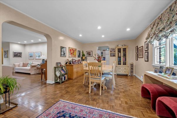 Dining room, Interior, Living room, Recessed Lighting, Wood Texture Flooring