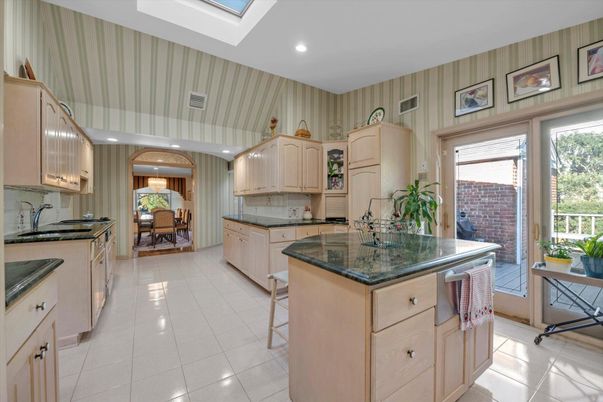 Dining room, Interior, Kitchen, Recessed Lighting