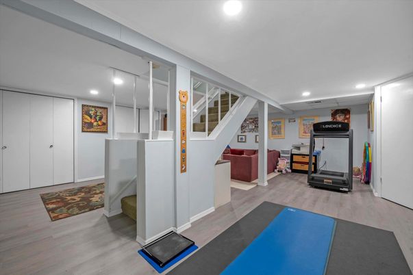 Fitness Equipment, Interior, Recessed Lighting, Wood Texture Flooring