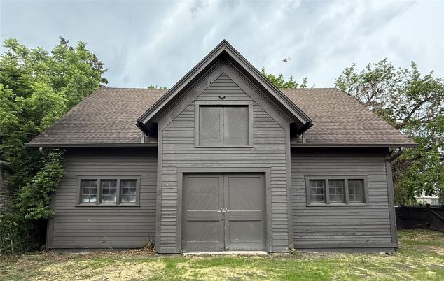 Exterior, Facade, Brick Traditional