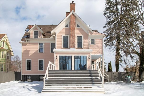 Exterior, Facade, Queen Anne Victorian