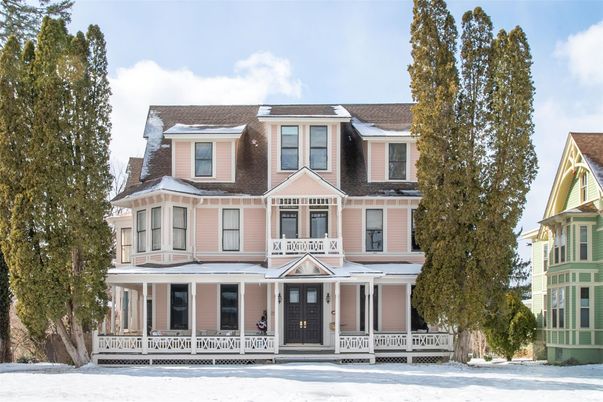 Exterior, Facade, Queen Anne Victorian