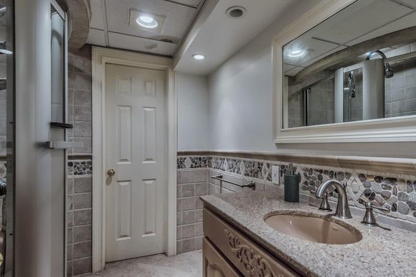 Bathroom, Interior, Recessed Lighting