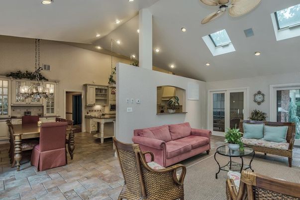 Chandelier, Dining room, Interior, Kitchen, Living room, Pendant Lights, Recessed Lighting