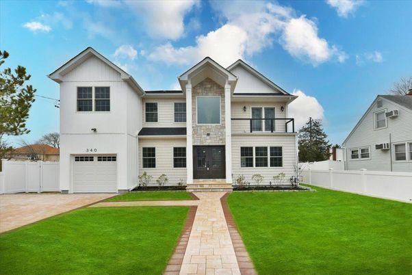 Attached, Exterior, Facade, Farmhouse