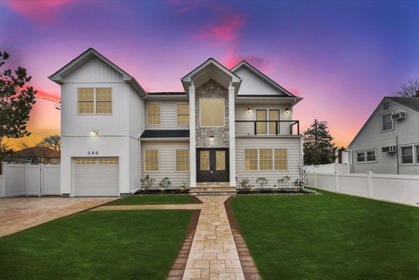 Attached, Exterior, Facade, Farmhouse
