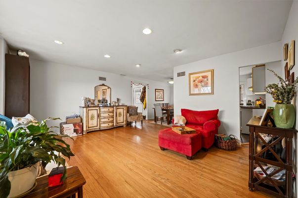 Dining room, Interior, Living room, Recessed Lighting, Wood Texture Flooring