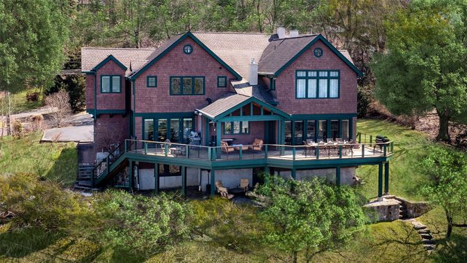 Backyard, Exterior, Facade, Brick Facade, Log Home