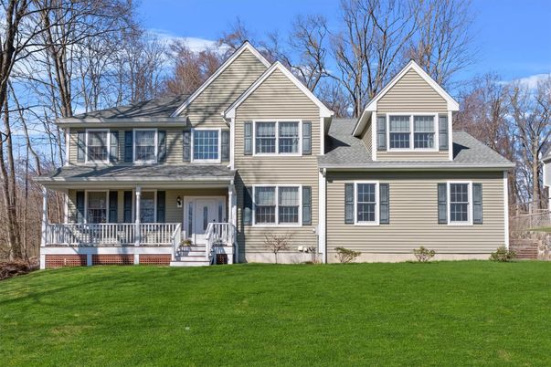 Exterior, Facade, Farmhouse
