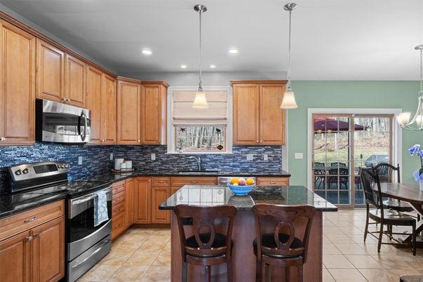 Dining room, Interior, Kitchen, Pendant Lights, Recessed Lighting, Stainless Steel Appliances
