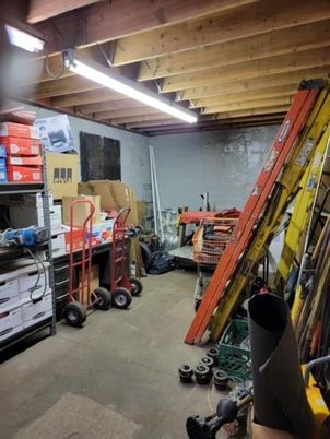 Garage, Interior, Wooden Beams