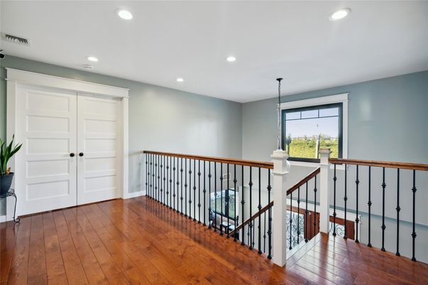 Interior, Pendant Lights, Recessed Lighting, Wood Texture Flooring