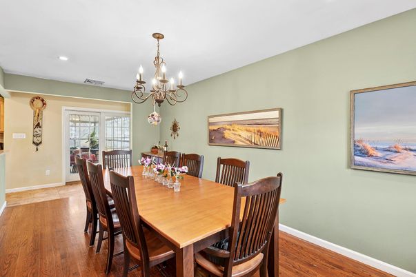 Chandelier, Dining room, Interior, Recessed Lighting, Wood Texture Flooring