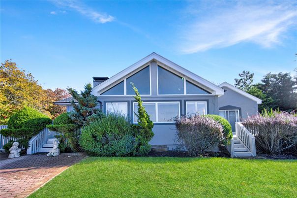 Exterior, Facade, American Craftsman