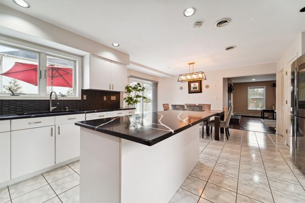 Dining room, Interior, Kitchen, Pendant Lights, Recessed Lighting