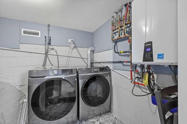 Interior, Washer
